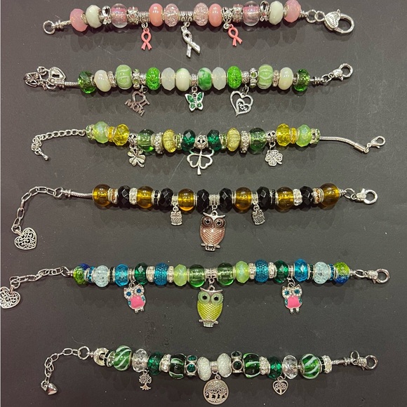 Custom one of a kind bead bracelet made by 10-year-old ambitious girl - Picture 2 of 2